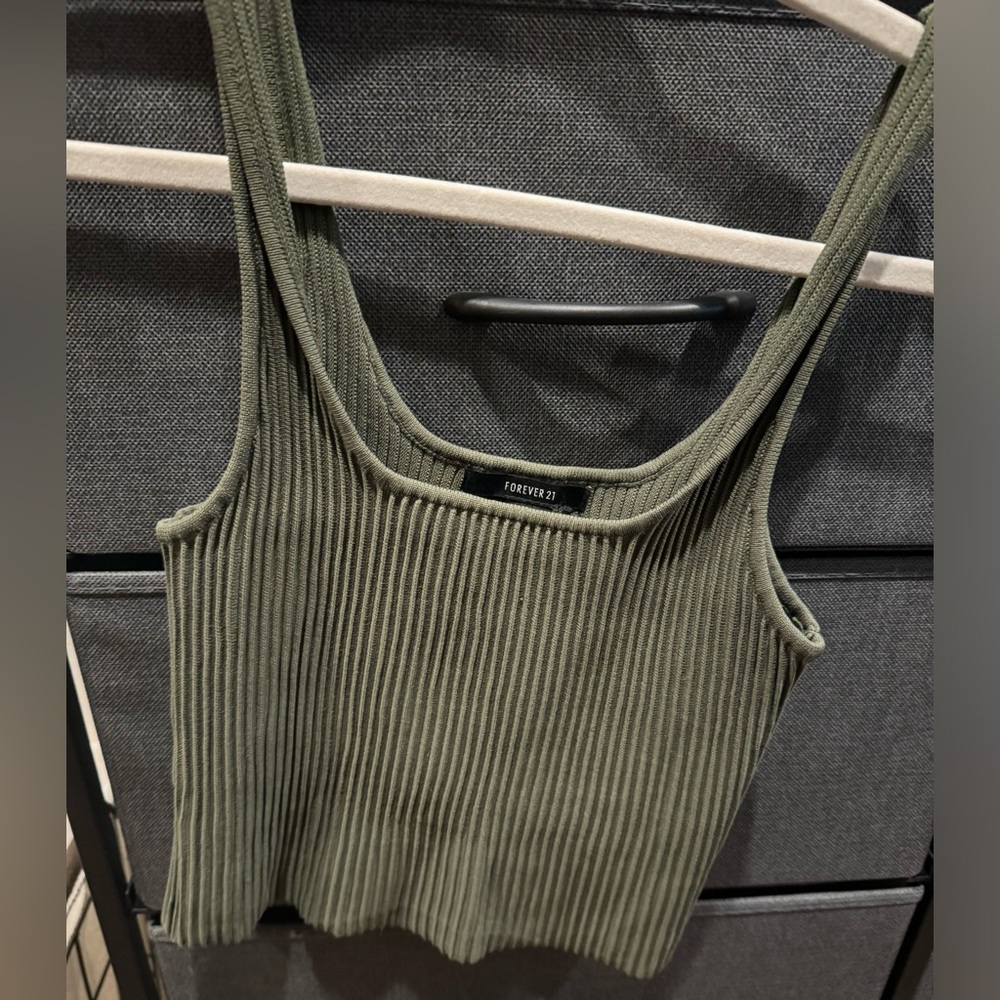 Dark green crop top from forever 21 size S